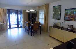 Casa individuala de vanzare, 180 mp, 330 mp terent aferent, zona Terra