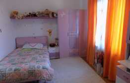 Casa individuala de vanzare, 180 mp, 330 mp terent aferent, zona Terra