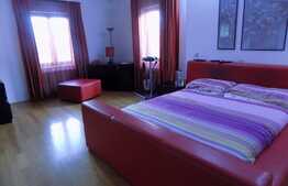 Casa individuala de vanzare, 180 mp, 330 mp terent aferent, zona Terra