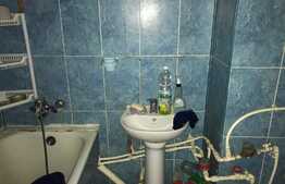 Apartament 3 camere, 38 mp, boxa, zona Complex Diana