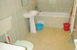 Apartament 1 camera, 46 mp, decomandat, loc de parcare, zona strazii Frunzisului