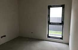 De vanzare 2 camere, 53 mp, semifinisat, zona strazii Erich Bergel