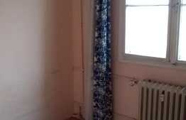 De vanzare garsoniera 11 mp, zona Casa Piratilor