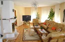 Casa de vanzare 376 mp utili cu 900 mp teren