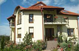 Casa de vanzare 376 mp utili cu 900 mp teren