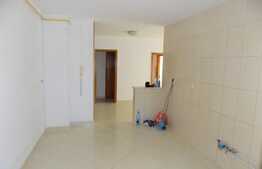Apartament 4 camere, 95 mp, decomandat, zona Carrefour