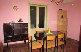 Casa individuala 95 mp utili, teren de 411 mp, front 12 ml, zona Camera de Comert