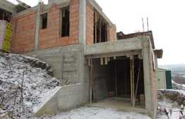 Casa cuplata, semifinisat, 120 mp, 320 mp teren, zona linistita