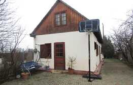 Casa individuala de 150 mp utili, teren de 100 mp! Zona Luna de Sus!