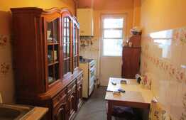 3 camere, 67 mp, etaj intermediar, zona strazii Parang