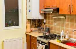 Apartament 3 camere, 105 mp, parcare, boxa subsol, zona Complex Nora