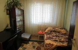 Apartament 4 camere decomandat, 74.45 mp utili, boxa, zona strazii Parang