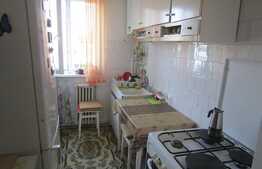 Apartament 4 camere decomandat, 74.45 mp utili, boxa, zona strazii Parang