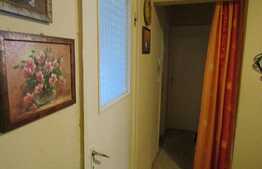 Apartament 4 camere decomandat, 74.45 mp utili, boxa, zona strazii Parang