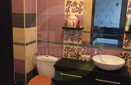 Vanzare 3 camere, 64 mp, balcon de 8 mp! Zona strazii Tineretului!