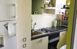 Apartament 3 camere, 80 mp, garaj, boxa subsol, zona strazii Plopilor