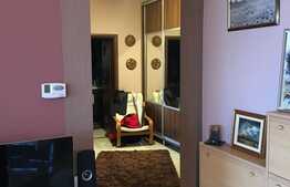 Apartament 3 camere, 80 mp, garaj, boxa subsol, zona strazii Plopilor