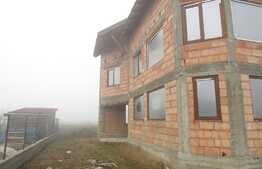 Casa individuala de 140 mp, teren de 400 mp! Zona Luna de Sus!