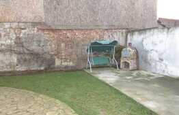 Casa de vanzare, 144 mp, teren 700 mp, front 20 ml