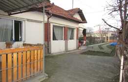 Casa de vanzare, 144 mp, teren 700 mp, front 20 ml