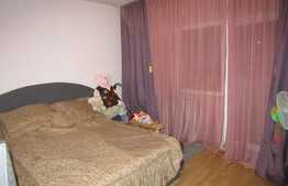 Apartament 3 camere, 75 mp, decomandat, boxa subsol, zona Farmec