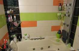 Vanzare apartament 4 camere, 78 mp, decomandat, boxa, zona Iulius Mall