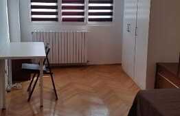 Apartament 3 camere, etaj intermediar, balcon, zona strazii Horea