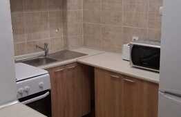 Apartament 3 camere, etaj intermediar, balcon, zona strazii Horea