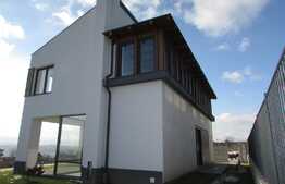 Casa de vanzare, 165 mp, teren 415 mp, zona linistita de case