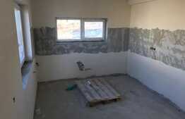 Casa de vanzare, 120 mp, teren 450 mp, zona linistita de case