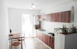 Apartament cu 2 camere, 40 mp, balcon inchis! Parcare! Zona strazii Florilor!