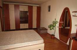 Apartament 2 camere, decomandat, 56 mp, etaj intermediar, zona strazii Lunii