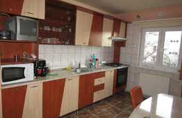 Apartament 2 camere, decomandat, 56 mp, etaj intermediar, zona strazii Lunii