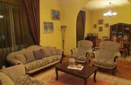 De vanzare apartament pe doua niveluri, 150 mp, zona centrala 