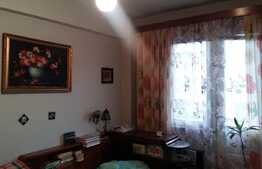 De vanzare 2 camere, 49.24 mp, etaj intermediar, zona Facultatii de Litere