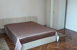 Apartament 2 camere cu tavan inalt, 62 mp, imobil de tip casa, zona Facultatii de Litere