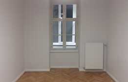 De vanzare apartament 3 camere, 75.6 mp, boxa, zona Piata Muzeului