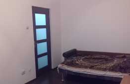 Vanzare 3 camere, 70 mp! Boxa la subsol! Zona strazii Parang!