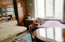 De vanzare apartament 2 camere, 52 mp, decomandat, boxa, zona strazii Horea