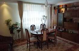 Apartament 3 camere, 75 mp, boxa, zona Podului Calvaria