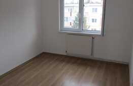 Apartament 3 camere, 65 mp, decomandat, zona strazii Plopilor