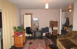 Garsoniera de vanzare de 42.8 mp, parcare cu CF! Zona strazii Florilor!