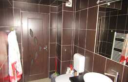 Garsoniera de vanzare de 42.8 mp, parcare cu CF! Zona strazii Florilor!