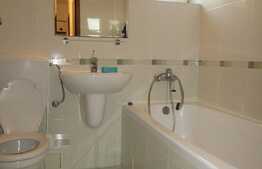 Apartament 3 camere, 65 mp, decomandat, mobilat modern, zona UMF