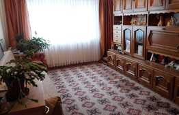 De vanzare apartament cu 3 camere, 71 mp, zona Iulius Mall