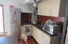 Apartament cu 3 camere, imobil de tip casa, 89 mp, zona strazii Campului