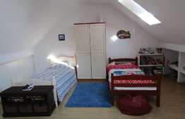 Apartament cu 3 camere, imobil de tip casa, 89 mp, zona strazii Campului