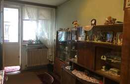 Garsoniera 28 mp, etaj intermediar, zona Mercur