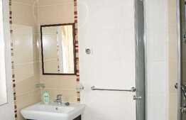 Apartament 3 camere, 80 mp, terasa 15 mp, zona strazii Becas