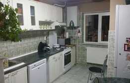 De vanzare apartament 3 camere, 63 mp, zona Piata Zorilor